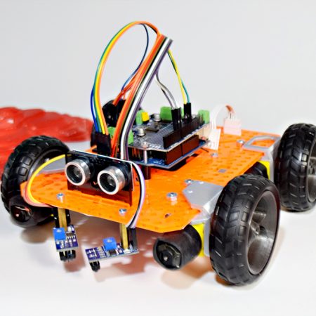 Selbstgebauter Roboter mit Sensoren
